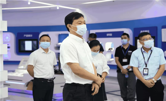 光明区委副书记、政法委书记张华伟莅临威廉希尔调研指导